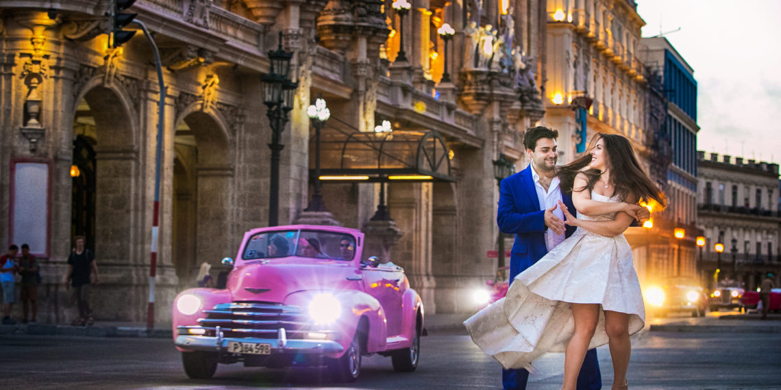 Photojournalist Makes Destination Wedding Portraits Come Alive