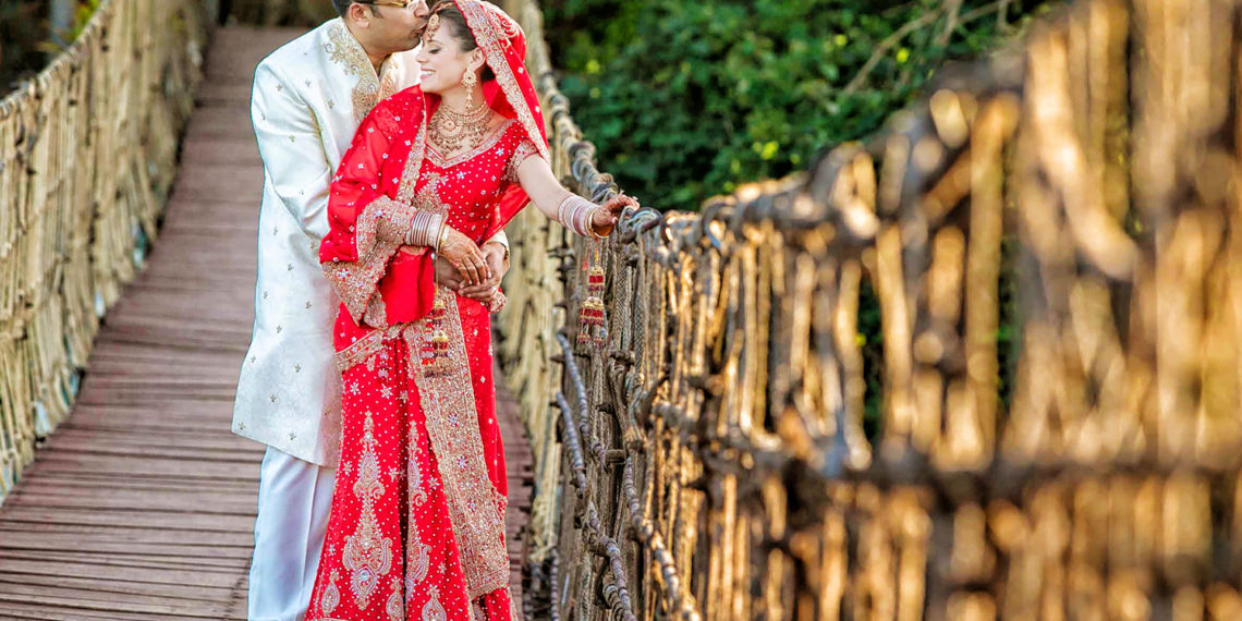 Photojournalist Makes Destination Wedding Portraits Come Alive