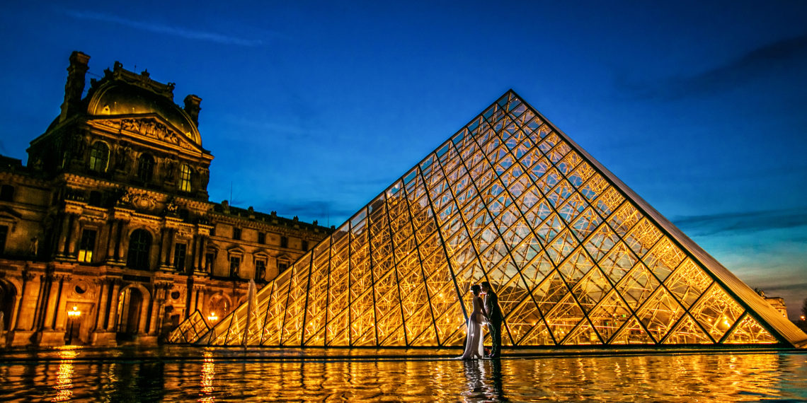 Photojournalist Makes Destination Wedding Portraits Come Alive